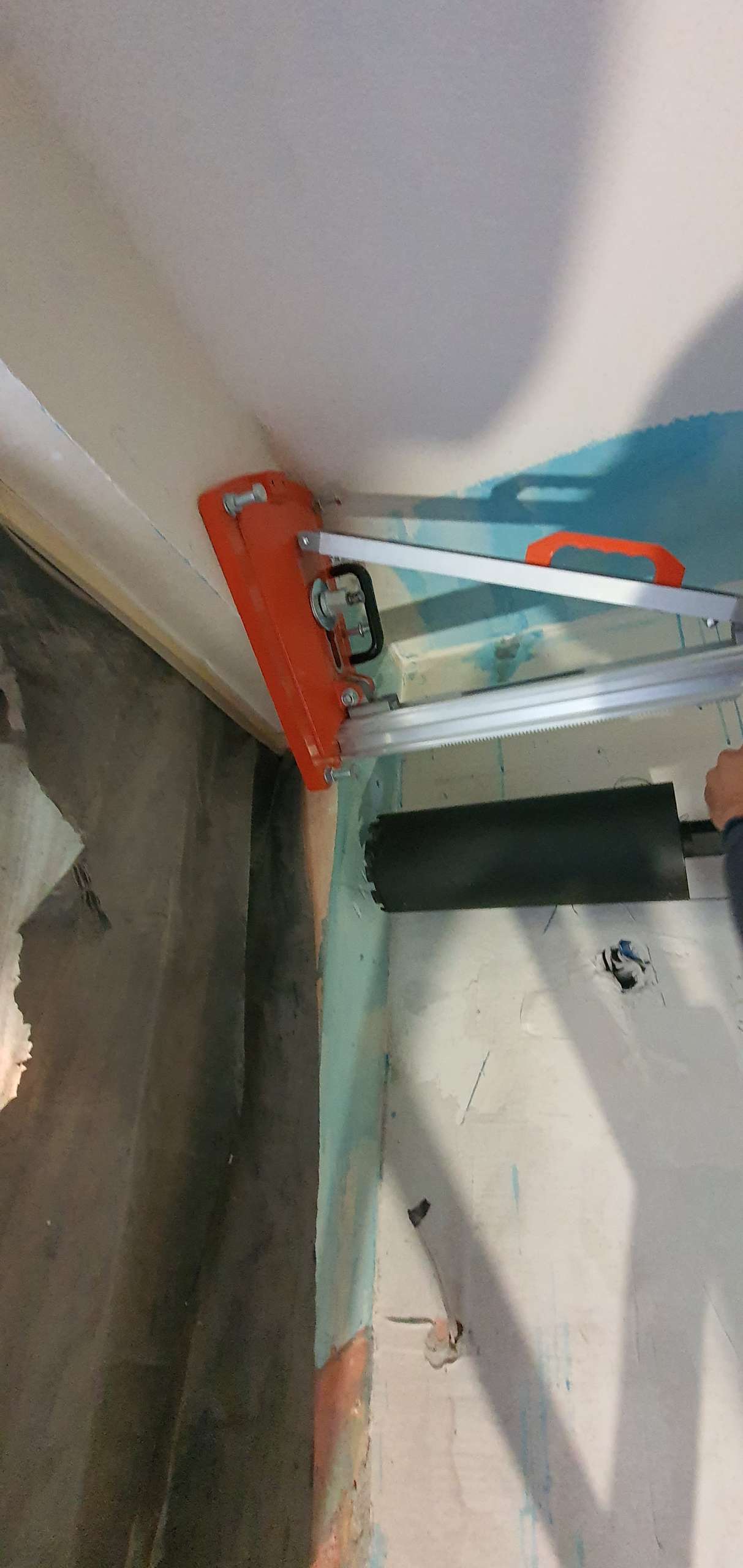 Пробиване на трегер до тавана